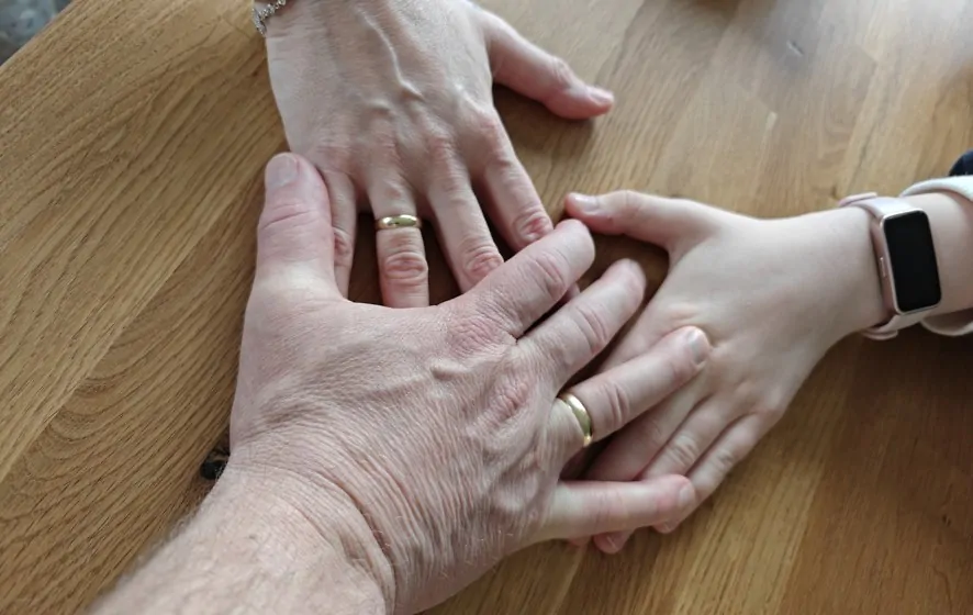 Family-hands